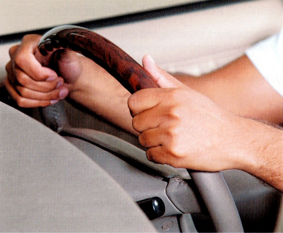 Proper hands-on-wheel position for learner drivers in Marsden Park